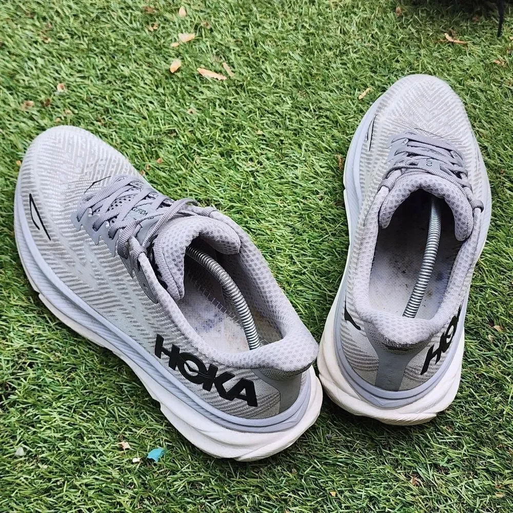 HOKA CLIFTON 9 - Mens Atheltic Shoes - SIZE 9.5D ***no insloes ***